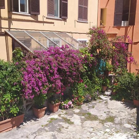Elegante Open Space Con Vasca Idromassaggio A Trastevere Luaran gambar