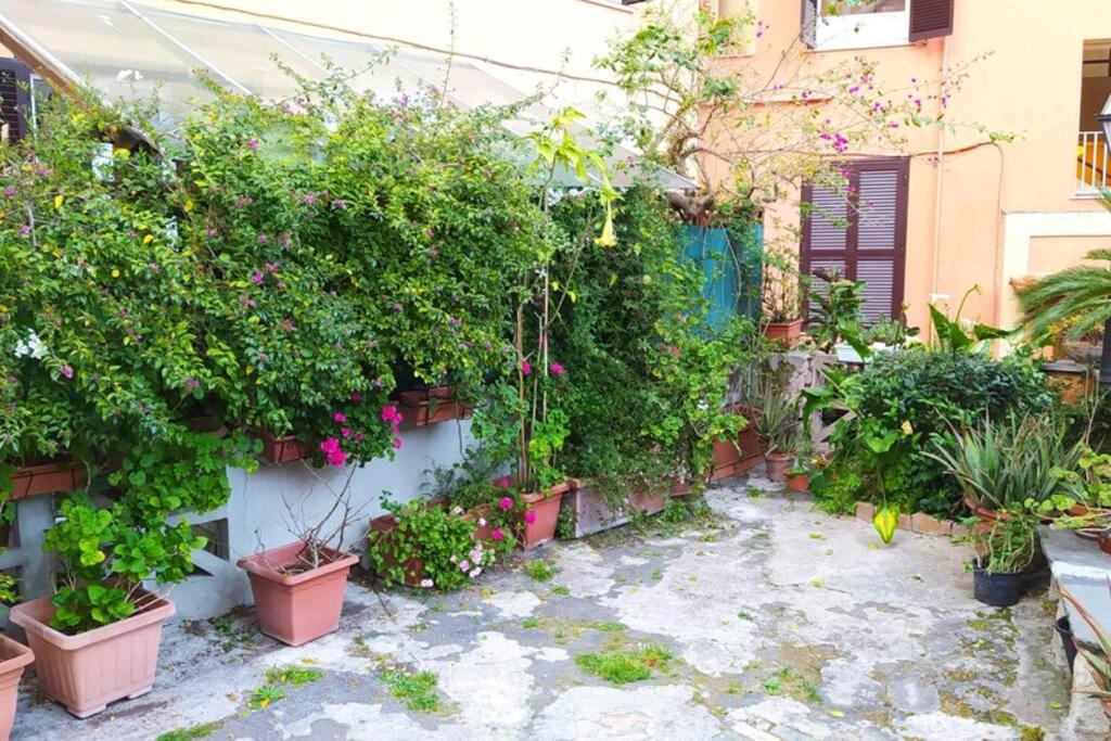 Elegante Open Space Con Vasca Idromassaggio A Trastevere Luaran gambar