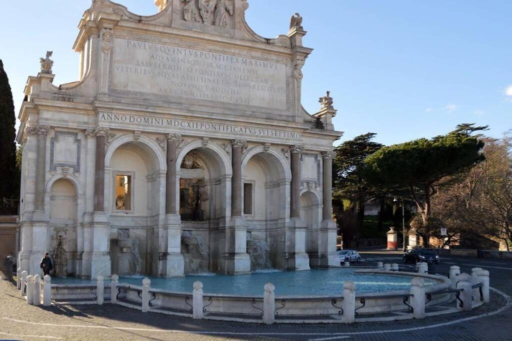 Elegante Open Space Con Vasca Idromassaggio A Trastevere Luaran gambar